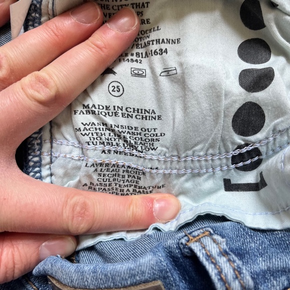 BLANK NYC Distressed Skinny Jeans in Shot Not Blue Wash, Size 25 - Picture 7 of 9